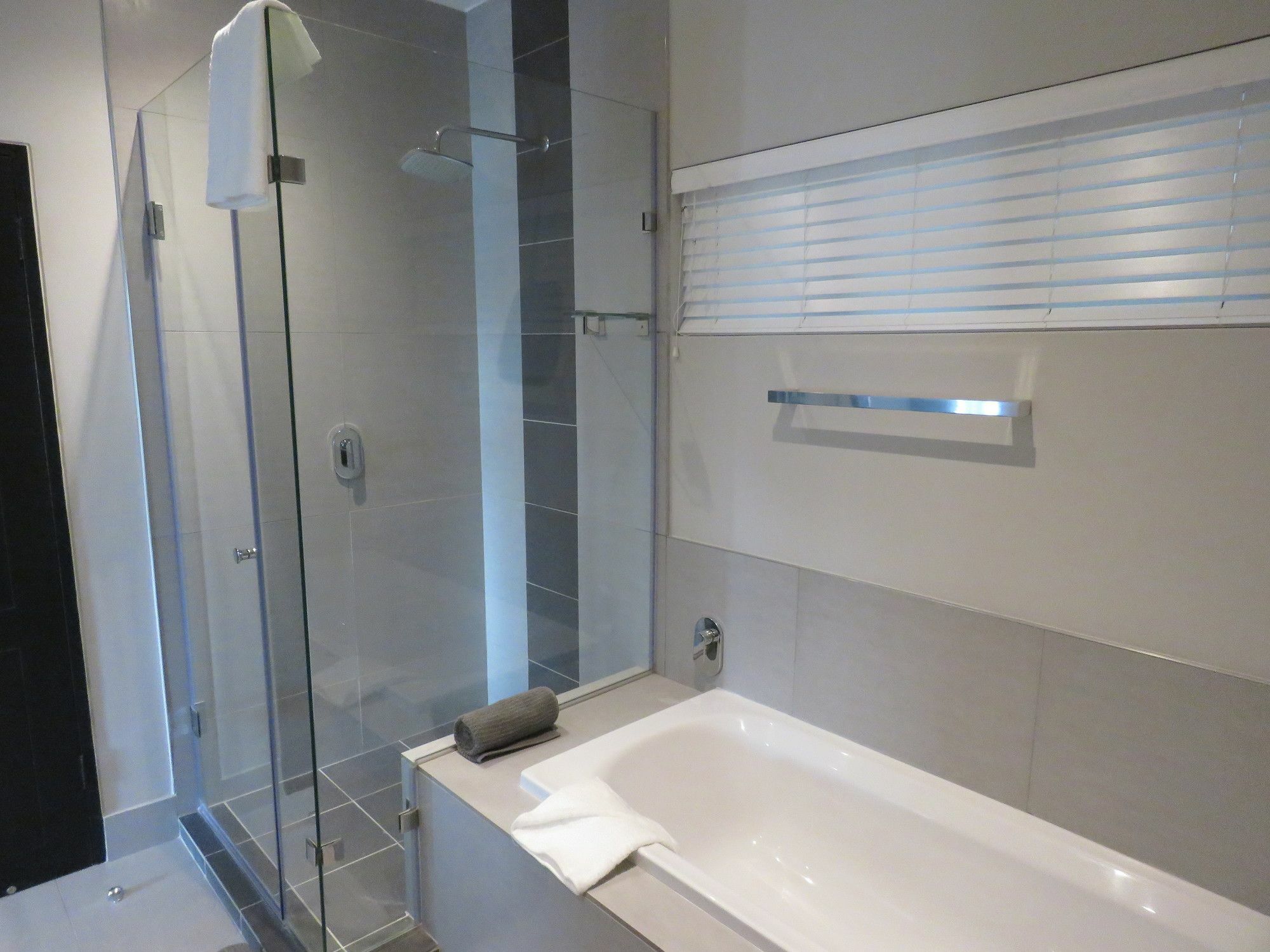 Mint Hotel Rosebank Johannesburg Zewnętrze zdjęcie